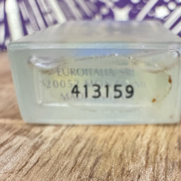 Authentic Dolce & Gabbana Light Blue Eau de Toilette with Blue Cap - Picture 2 of 2